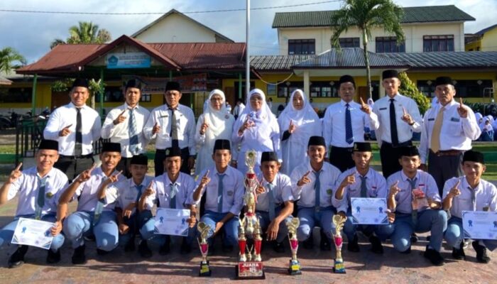 Kepala MAN 1 P. Sidimpuan Bangga Siswanya Terus Ukir Prestasi