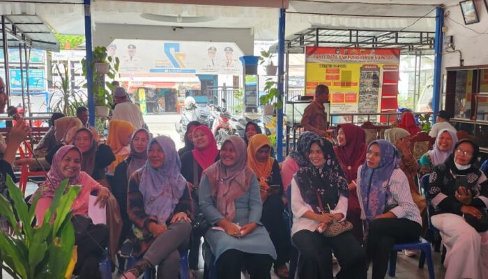 Dosen IKH Edukasi Ibu-ibu Tingkatkan Kecerdasan Anak