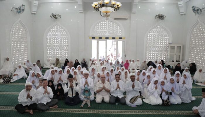 GM PLN Sumut Kunjungi Pendiri Ponpes Baitul Mushtaghfirin Al-Amir