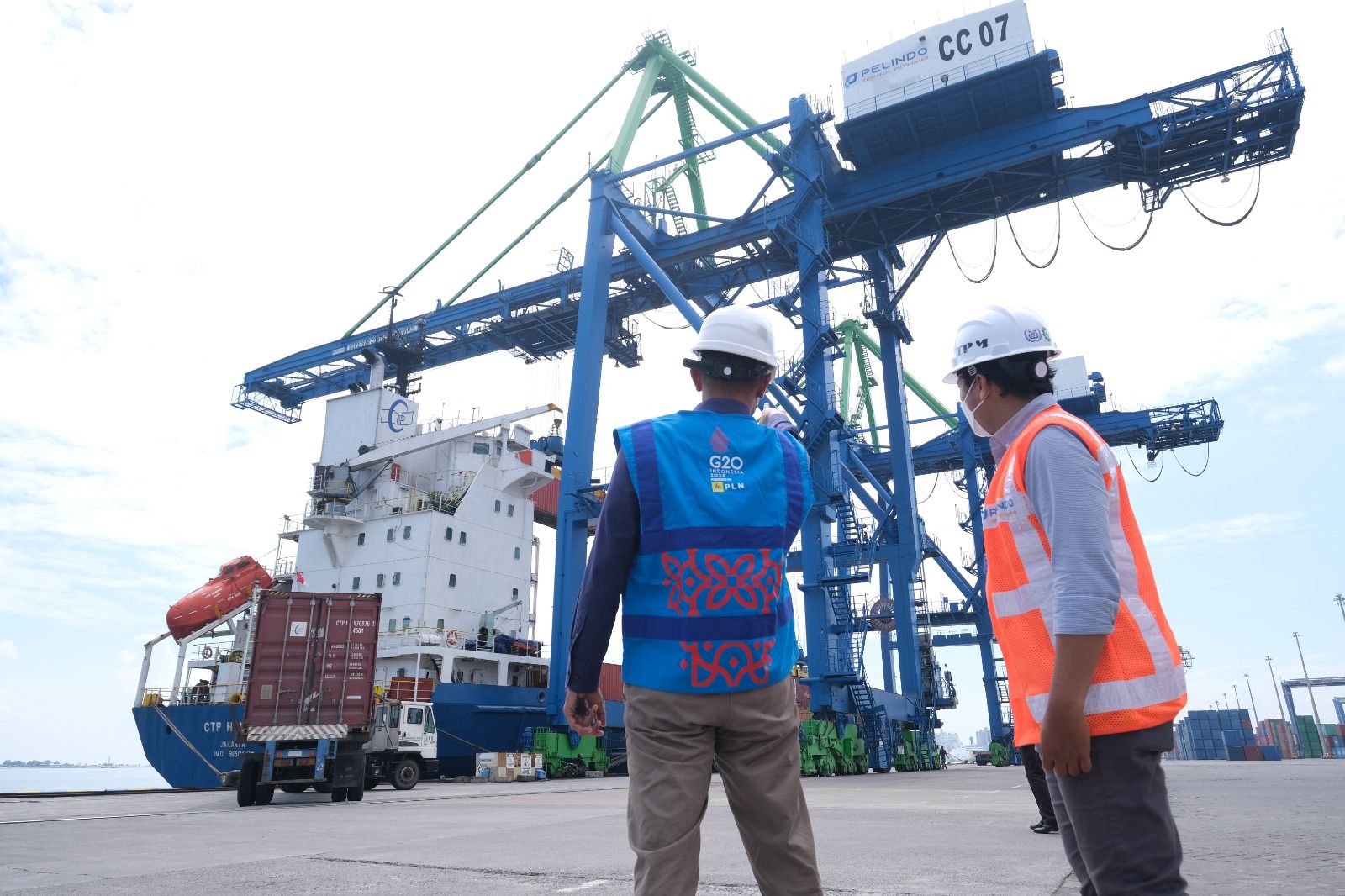 Salah satu pelanggan sektor bisnis PLN, terminal petikemas New Makassar.