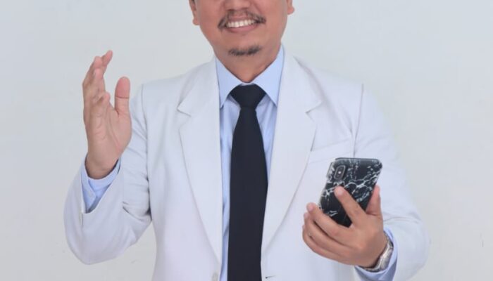 Prof.Ridha Dharmajaya : Gunakan Gadget Sambil Tiduran Berdampak Serius Pada Mata