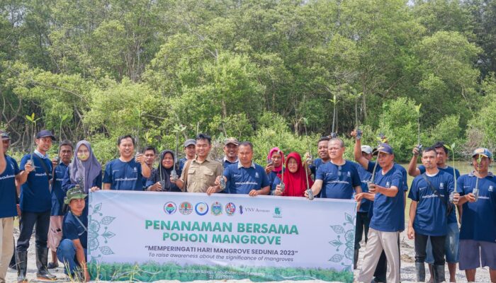 Hari Mangrove Sedunia, Yagasu, BPDAS Wampu Sei Ular Dan DKP Sumut Tanam Mangrove Bersama