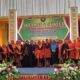 DEWAN Pembina IKWASU, Hj.Noor Balqis, S.Psi, Ketua Umum, Prof.Dr.Dra.Rohani Ganie, M.Hum bersama pengurus yang dilantik foto bersama. Waspada/Anum Saskia