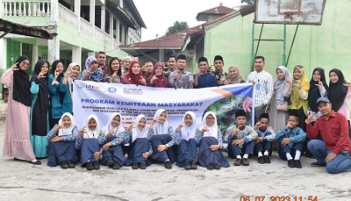 Dosen Unimed Latih Guru, Siswa SMP Hidayatul Islam Berwirausaha Ikan Lele