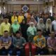 PARA pembicara, panitia beroto bersama dengan para peserta yang berasal dari segenap organisasi masyarakat dan mahasiswa. Waspada/Ist