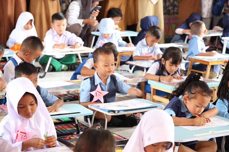 Di Aceh Selatan, Puluhan Murid TK Ikuti Lomba Mewarnai Di Aceh Selatan, Puluhan Murid TK Ikuti Lomba Mewarnai