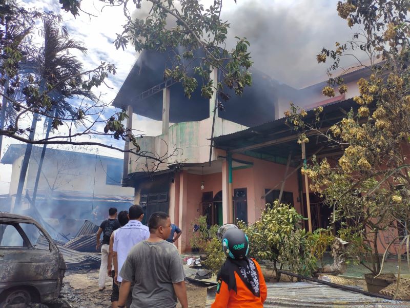 3 Rumah Dan 1 Pick Up Terbakar Di Sidimpuan