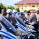 Kapolres Aceh Utara AKBP Deden Heksaputera S, SIK memimpin pemeriksaan kendaraan dinas, sebagai kesiapan menghadapi pemilu seretak 2024, Rabu (26/7). (Waspada/ist)