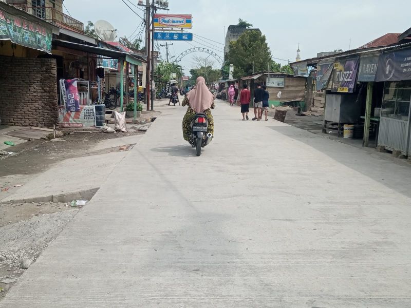 Jalan Cor Beton Pertama Dirasakan Masyarakat Bedagai Jalan Cor Beton Pertama Dirasakan Masyarakat Bedagai