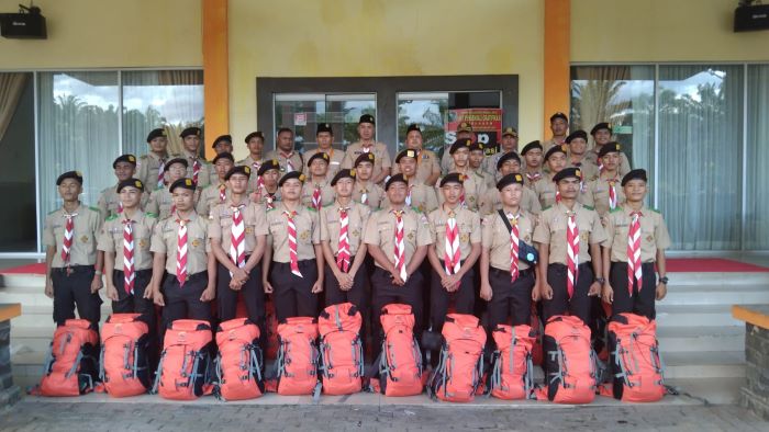 Plt. Bupati Palas Lepas Kontingen Kwarcab Palas Ke Raimuna Daerah Plt. Bupati Palas Lepas Kontingen Kwarcab Palas Ke Raimuna Daerah