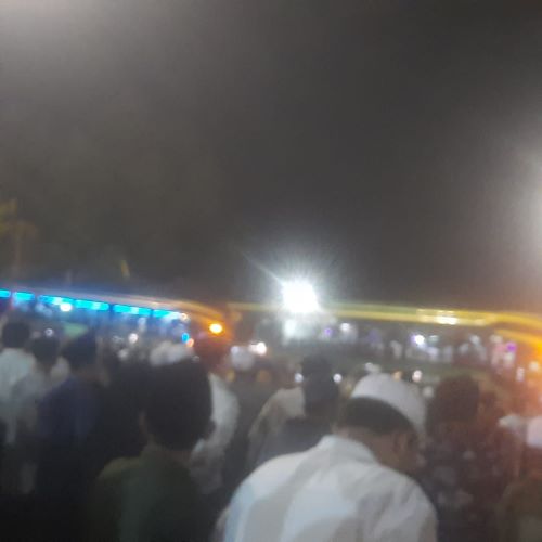 Jamaah haji disambut keluarga dan keluarga Pemkab Madina di halaman Masjid Agung Nur Ala Nur Panyabungan. Waspada/Irham Hagabean Nasution