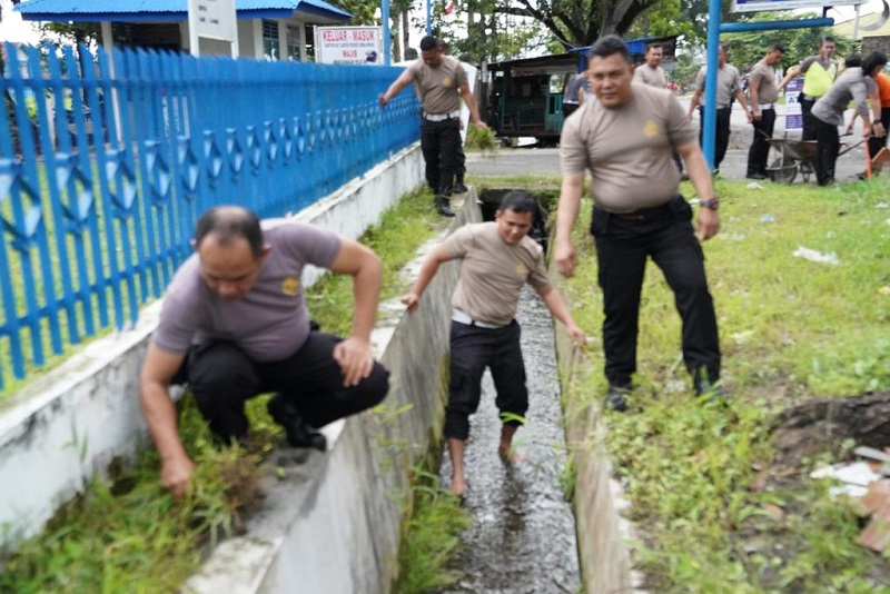 Kesal Sama Istri, Ayah Aniaya Putra Kandungnya