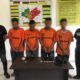 Keempat tersangka pengedar sabu jaringan antarkabupaten dan barang bukti saat diamankan di Mapoltes Simalungun.(Waspada/ist).