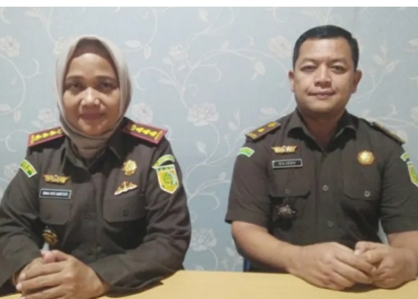 Kajari Aceh Utara, Dr. Diah Ayu H. L. Iswara Akbari didampingi Plh. Kasi Intelijen Kejari Aceh Utara, Rajeskana, SH, MH. (Waspada/ist)