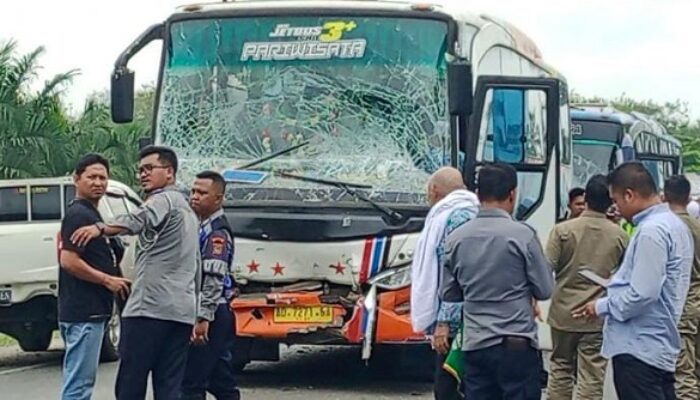 Bus Jamaah Haji Asahan Laka Beruntun