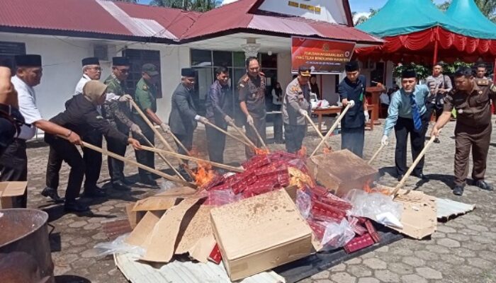 Kejari Palas Musnahkan 103 BB Pidana Umum