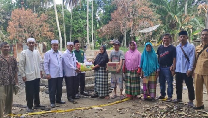 Baznas Palas Bantu Korban Kebakaran Di Kecamatan Huristak