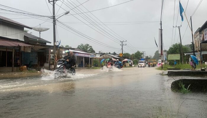 Hujan Deras, Jalan Negara Di Abdya Banjir