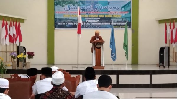 130 Guru Ponpes Al Mukhlisin Ikuti Workshop Peningkatan Mutu MGMP di aula hotel Almarwah,. Sibuhuan, Sabtu (15/7). Waspada/Ist