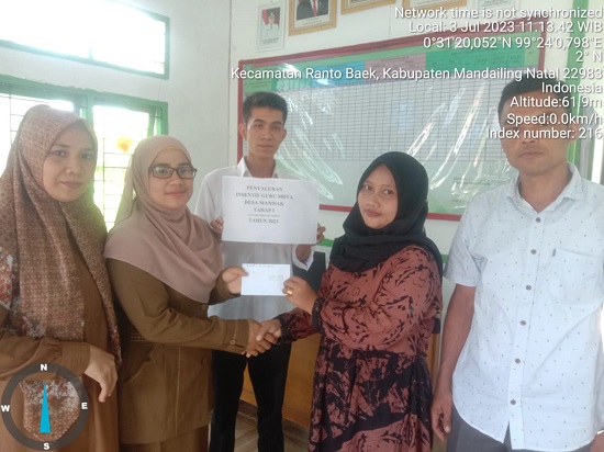 Insentif disalurkan kepada guru MTDA di Desa Manisak, Kec. Rantobaek, Madina. Waspada/Ist