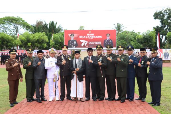 Polres Aceh Utara menggelar Upacara Peringatan Hari Bhayangkara ke-77 di Halaman Mapolres setempat, Sabtu (1/7). (Waspada/ist)