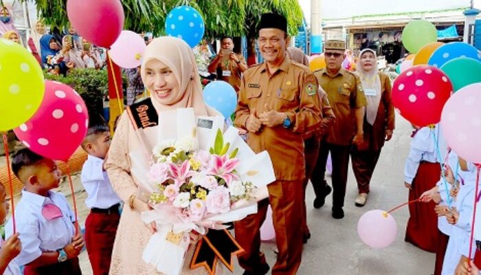 Bunda PAUD Pidie Pantau Hari Pertama Masuk Sekolah