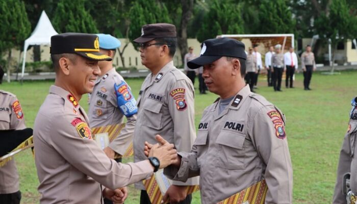 Tiga Personel Polres Sergai Terima Penghargaan