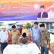 KETUA MPD Kota Subulussalam, Jaminuddin B, S.Pd, M.Si (dua kanan) dalam sejumlah pihak menyaksikan Wali Kota, H. Affan Alfian Bintang, SE menandatangani MoU antarPemko Subulussalam dengan IAIN Langsa dan Lhokseumawe. Waspada/Khairul Boangmanalu