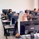 Rektor Unigha Prof Bansu Irianto Ansari pantau pelaksanaan ujian masuk mahasiswa baru (Camaba) di Kampus Unigha Keunire, Kabupaten Pidie, Selasa (18/7). Waspada/Muhammad Riza