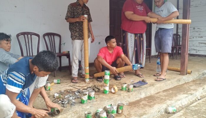Warga Roburandolok Siapkan Meriam Serang Beruang