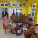 15 peserta seleksi terbuka JPTP saat menunggu jadwal sesi wawancara oleh Pj Bupati Marthunis, di Aula Pertemuan Pendopo Bupati Aceh Singkil, Selasa (18/7). Waspada/Ist