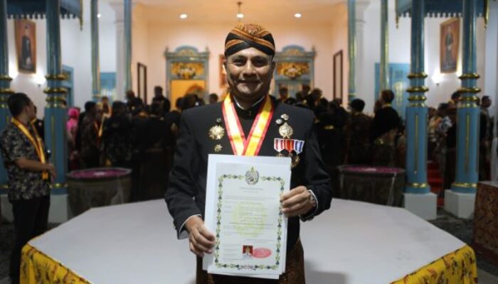 Pj Wali Kota Imran Dianugerahi Gelar Kanjeng Raden Tumenggung Oleh Keraton Surakarta