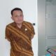 Ketua DPRD Binjai Kires saat dikonfirmasi di gedung dewan terkait kasus kelebihan bayar tahun 2004-2009. (Waspada/Ria Hamdani)