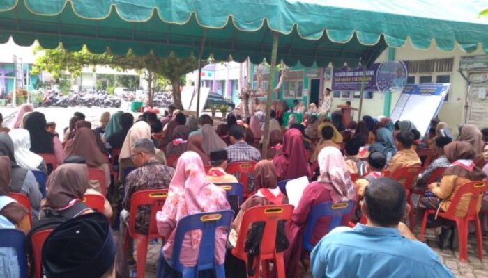 Dewan Guru Dan Wali Murid Dukung MPLS SMPN 1 Seunagan
