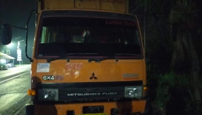 Pengendara Revo Tewas Tabrak Truk Parkir Di Pasiran