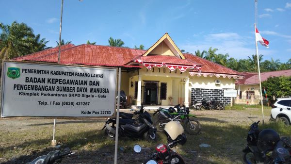 Kantor Badan Kepegawaian dan Pengembangan Sumberdaya Manusia (BKPSDM) kabupaten Padanglawas. Waspada/Ist