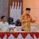 BUPATI Batubara Ir. H. Zahir, M.AP, pada sosialisasi 4 Pilar Kehidupan Berbangsa dan Bernegara dengan pemateri Ketua Pengkajian MPR RI yang juga Anggota Komisi IV Fraksi PDI Perjuangan Djarot Saiful Hidayat di Pendopo Perjuangan, Desa Simpang Dolok, Kecamatan Datuk Limapuluh dan foto bersama. Waspada/Iwan Has