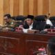 JALANNYA rapat paripurna DPRD Kabupaten Batubara tentang laporan Pansus II dan III yang berlangsung dalam waktu berbeda di DPRD setempat dan undangan yang hadir. Waspada/Iwan Has