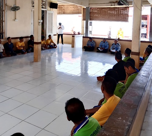 Sosialisasi berhenti Program ASIRUM untuk Narapidana, dalam rangka pencegahan dan penanggulangan penyebaran Covid-19. (Waspada/ist)
