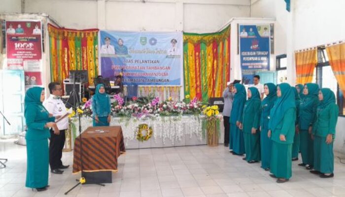 Ketua TP PKK Tambangan Lantik 20 Anggota