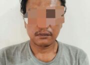 Keluarga korban menyerahkan terduga pelaku perbuatan cabul terhadap anak di bawah umur, pria HS, 41, alias Anto ke Sat Reskrim Polres Kota Pematangsiantar, Selasa (25/7) pukul 02:00.(Waspada-Ist).