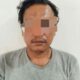 Keluarga korban menyerahkan terduga pelaku perbuatan cabul terhadap anak di bawah umur, pria HS, 41, alias Anto ke Sat Reskrim Polres Kota Pematangsiantar, Selasa (25/7) pukul 02:00.(Waspada-Ist).