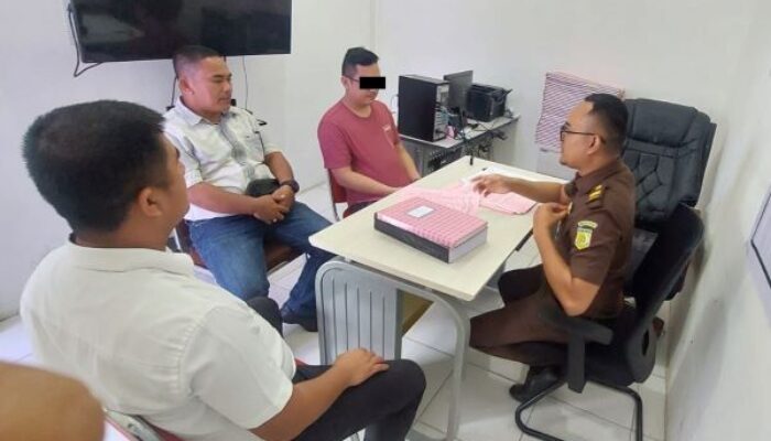 Tersangka Korupsi PDAM Tirta Umbu Dilimpahkan Ke Kejari G. Sitoli