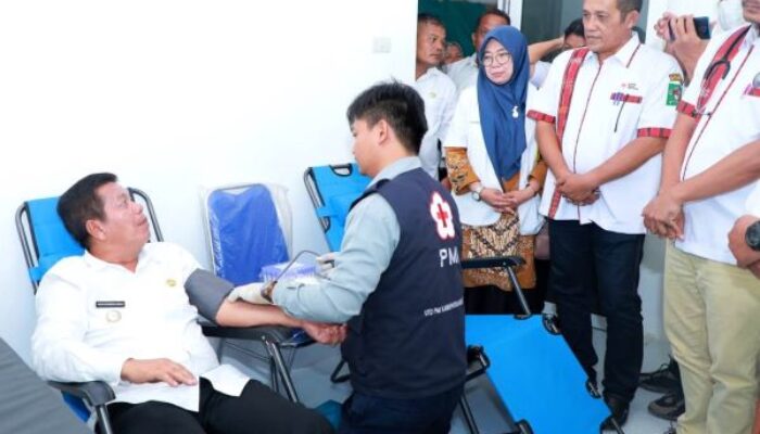 Radiapoh H Sinaga Warga Pertama Pendonor Darah Di UDD PMI Simalungun