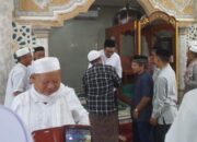 Jamaah Jumat Masjid Agung Singkil Serbu Marthunis