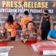 Kapolres Palas AKBP Diari Astetika SIK menggelar konferensi pers terkait pengungkapan kasus eksploitasi dan pencabulan terhadap anak di bawah umur, Jumat (28/7) (Waspada/Muhammad Satio)