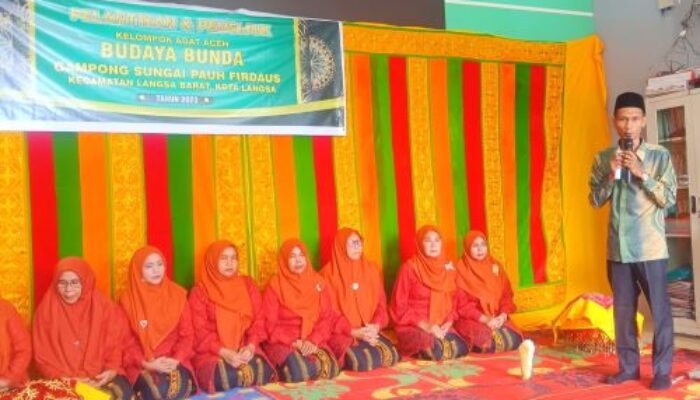 Geuchik Sungai Pauh Firdaus Kukuhkan Kelompok Adat Budaya Bunda