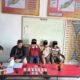 Personel Subdenpom I 1/1 Tebingtinggi Sersan Mayor (Serma) Wawan saat menyerahkan 3 pria yang diduga bandar narkoba beserta barang bukti ke Satuan Narkoba Polres Tebingtinggi, Minggu (30/7). Waspada/Ist