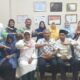 Kegiatan Monitoring dan Evaluasi (Monev) Tim Percepatan Penurunan Stunting (TPPS) Aceh Barat foto bersama Tim Provinsi usai acara di Aula Sekda Aceh Barat, Jumat (28/07/23). (Waspada/Ist)