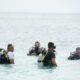 Pangdam IM dengan memakai alat selam saat menanam terumbu karang, di Laut Pulau Banyak Kabupaten Aceh Singkil. WASPADA/ist